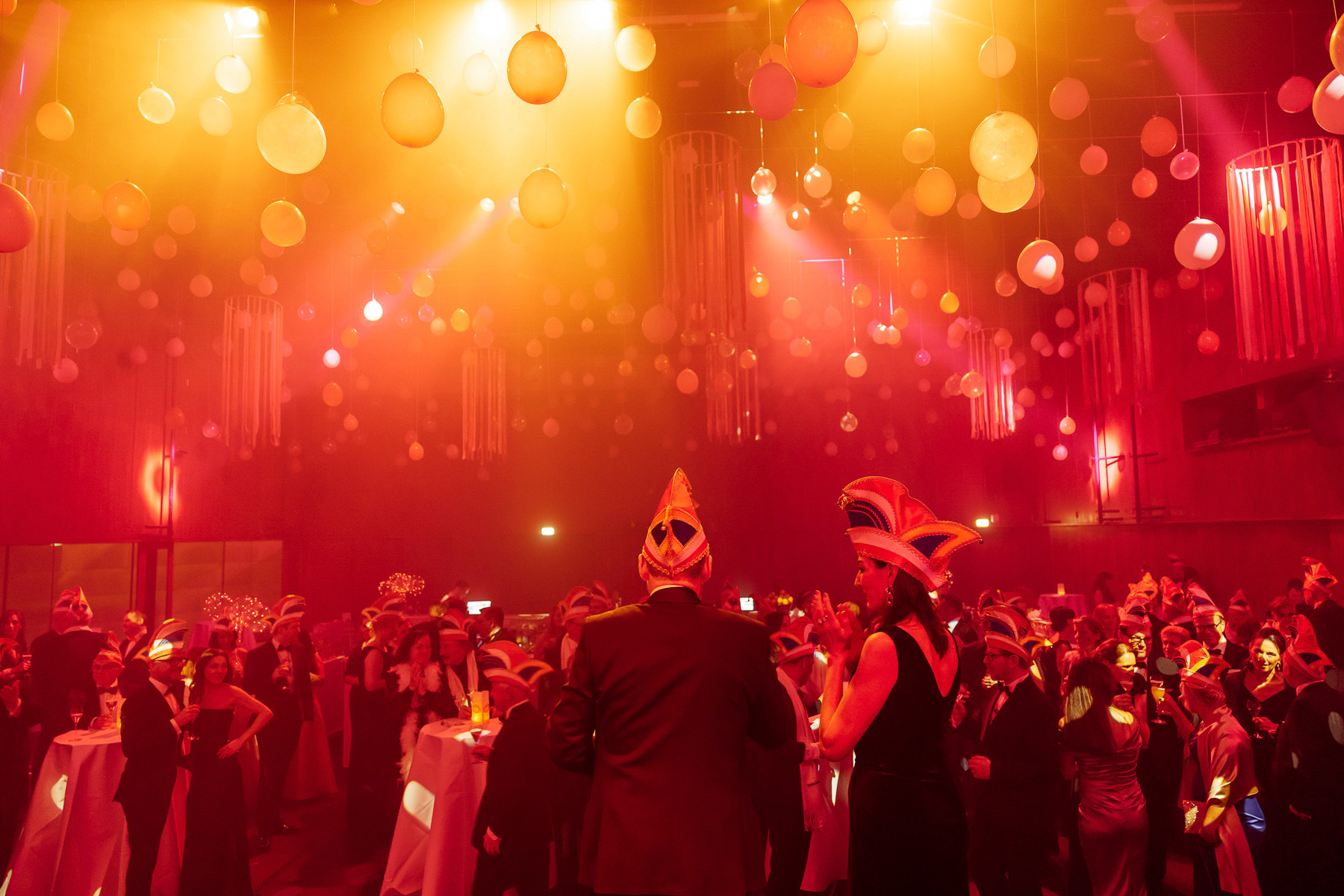 Eventstyling mit Floristik und Dekoration für Firmenveranstaltung in stilvollem Ambiente